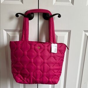 🆕 Lululemon Quilty Pleasures Tote Medium, Berry Rumble